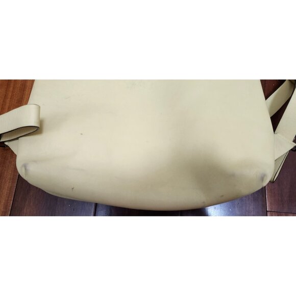 GAG BACKPACK PERA Leather Creamy lemon hue — elegant and versatile - Picture 15 of 16